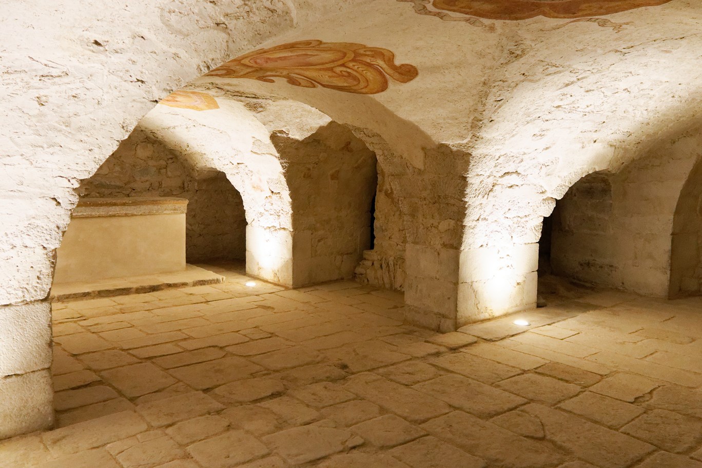 La crypte restaurée de la Chapelle Saint-Yves