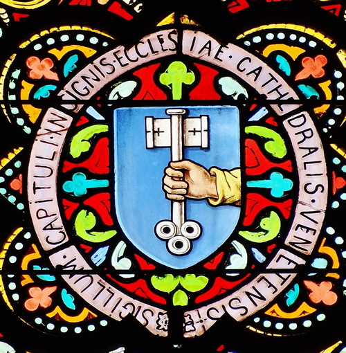 Blason de la cathédrale St Pierre de Vannes - vitrail